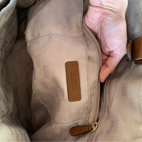 Michael Kors Jet Set Travel Large Tote - Navy/White Colorblock - Picture 9 of 11